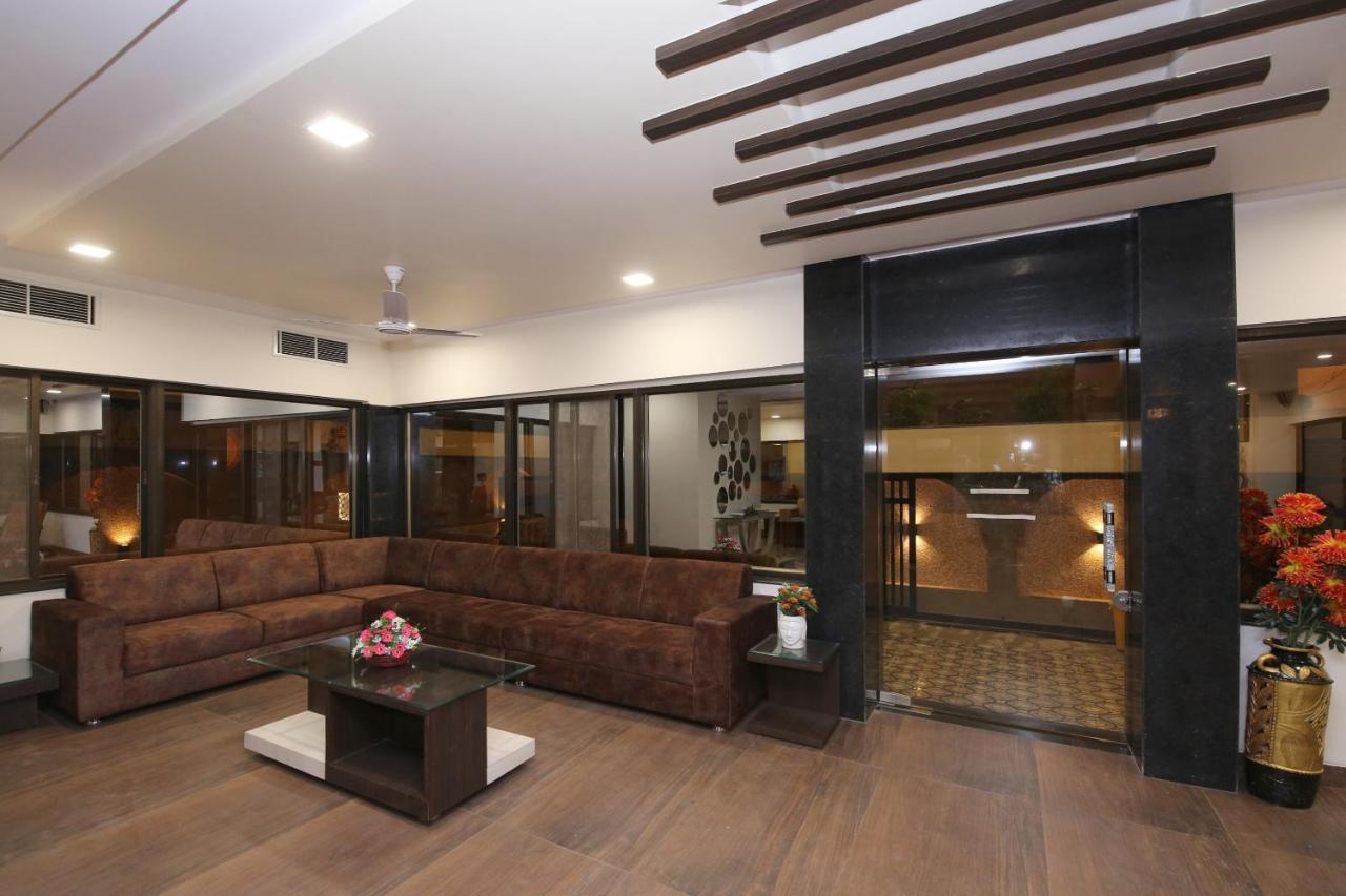 Capital O 36691 Hotel Aashirwad Inn 贾巴尔普尔 外观 照片