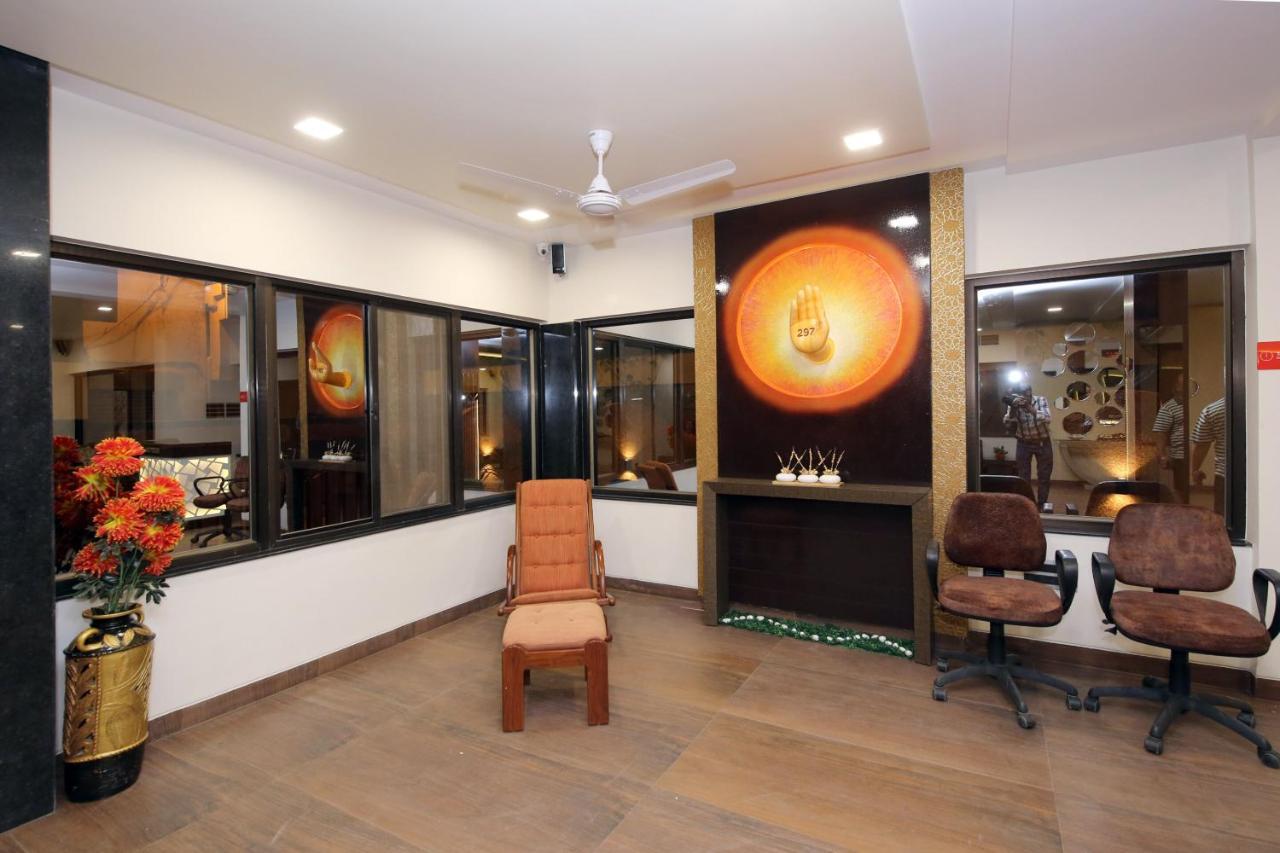 Capital O 36691 Hotel Aashirwad Inn 贾巴尔普尔 外观 照片