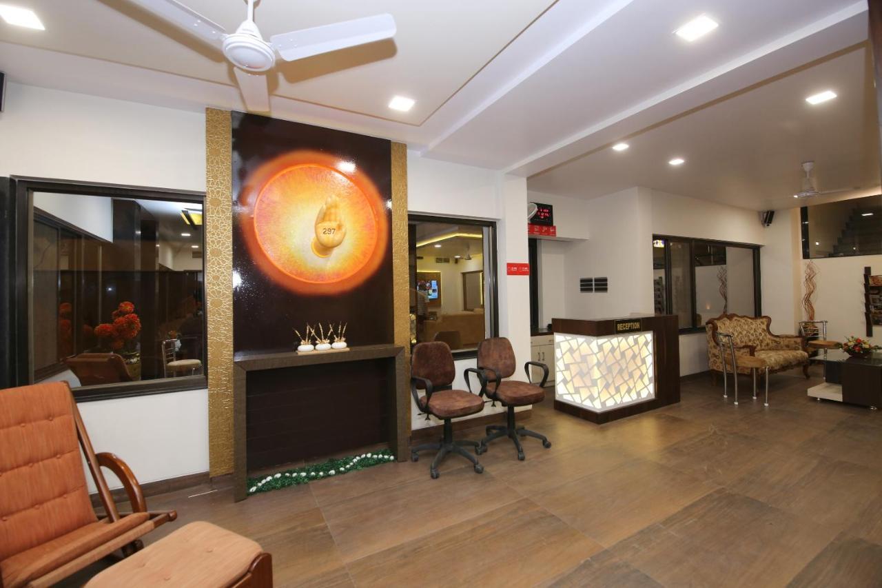 Capital O 36691 Hotel Aashirwad Inn 贾巴尔普尔 外观 照片